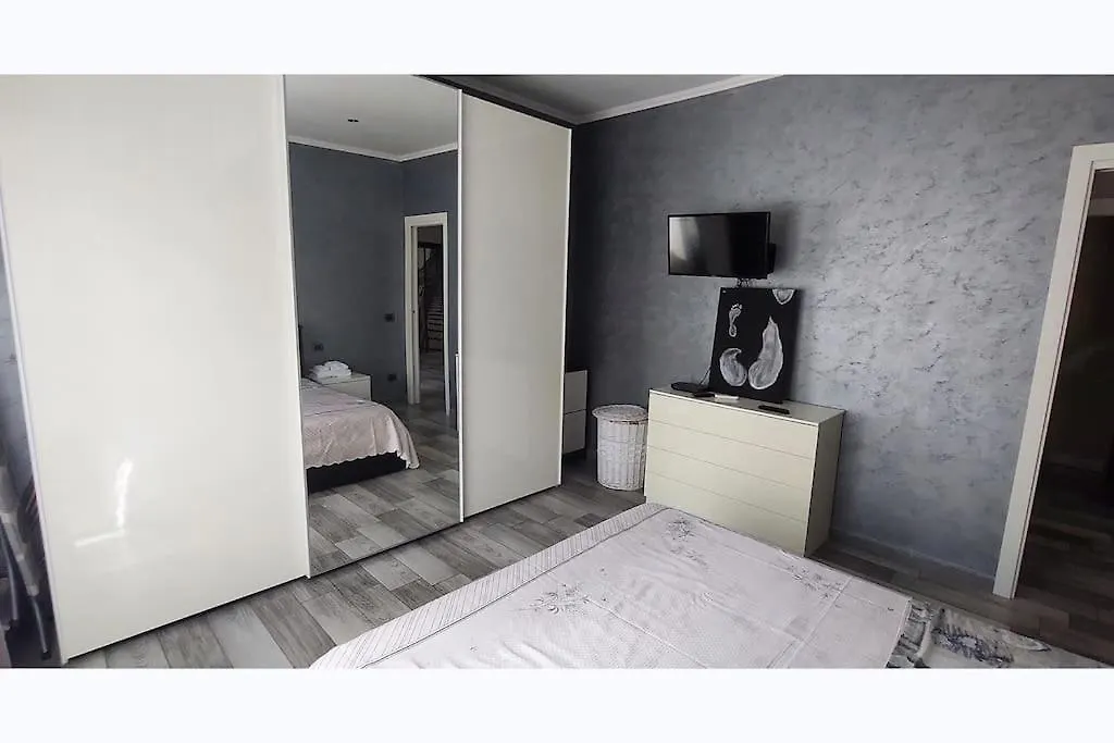 Apartment Da Emanuele-History And Sea At Your Fingertips Lido di Ostia